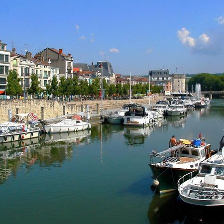 Chambre Tout Equipee Apartman Lacroix-sur-Meuse Kültér fotó